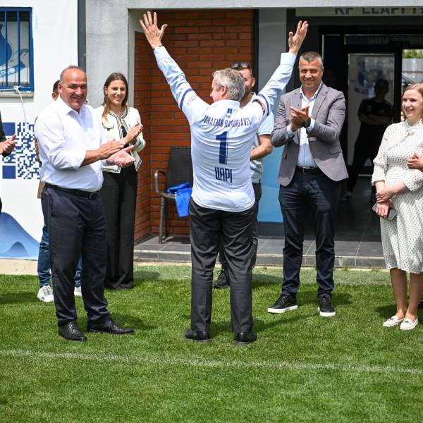 Drejtuesit e klubit, stafi dhe futbollistët mirëpritën&hellip;