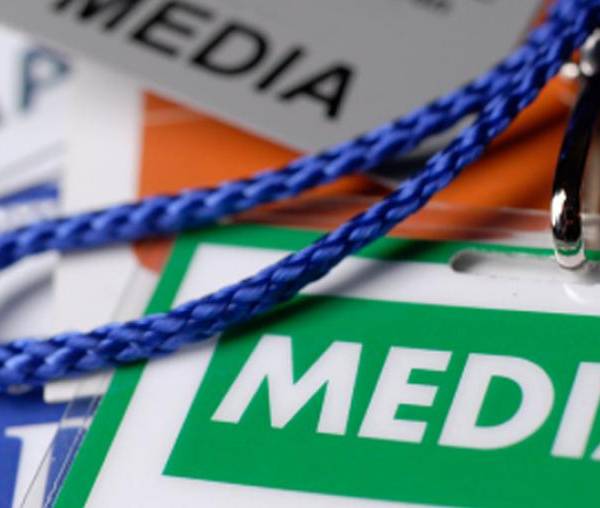 Hapet procesi i akreditimit të mediave për…